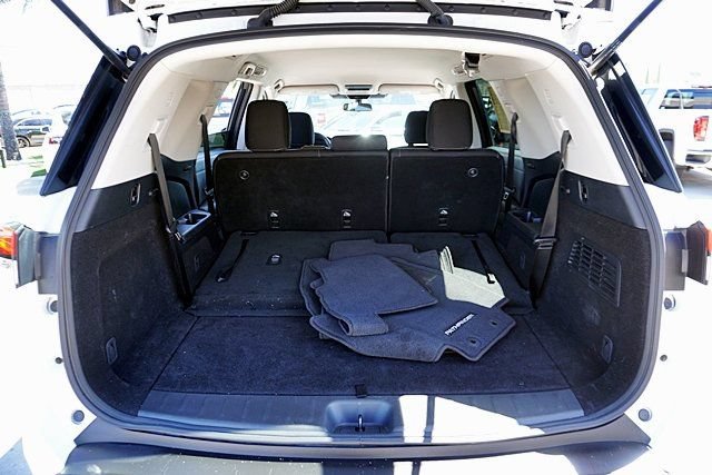 Certified 2023 Nissan Pathfinder SV w/ Black Appearance Package FWD image 19