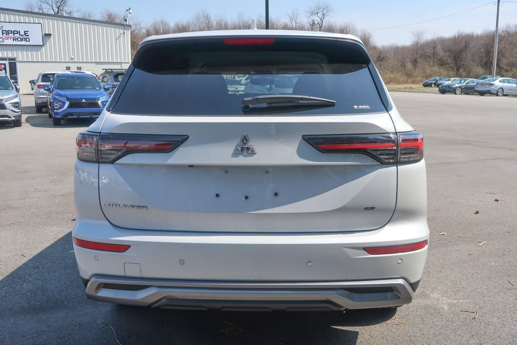 New 2026 Mitsubishi Outlander SE AWD/4WD image 10