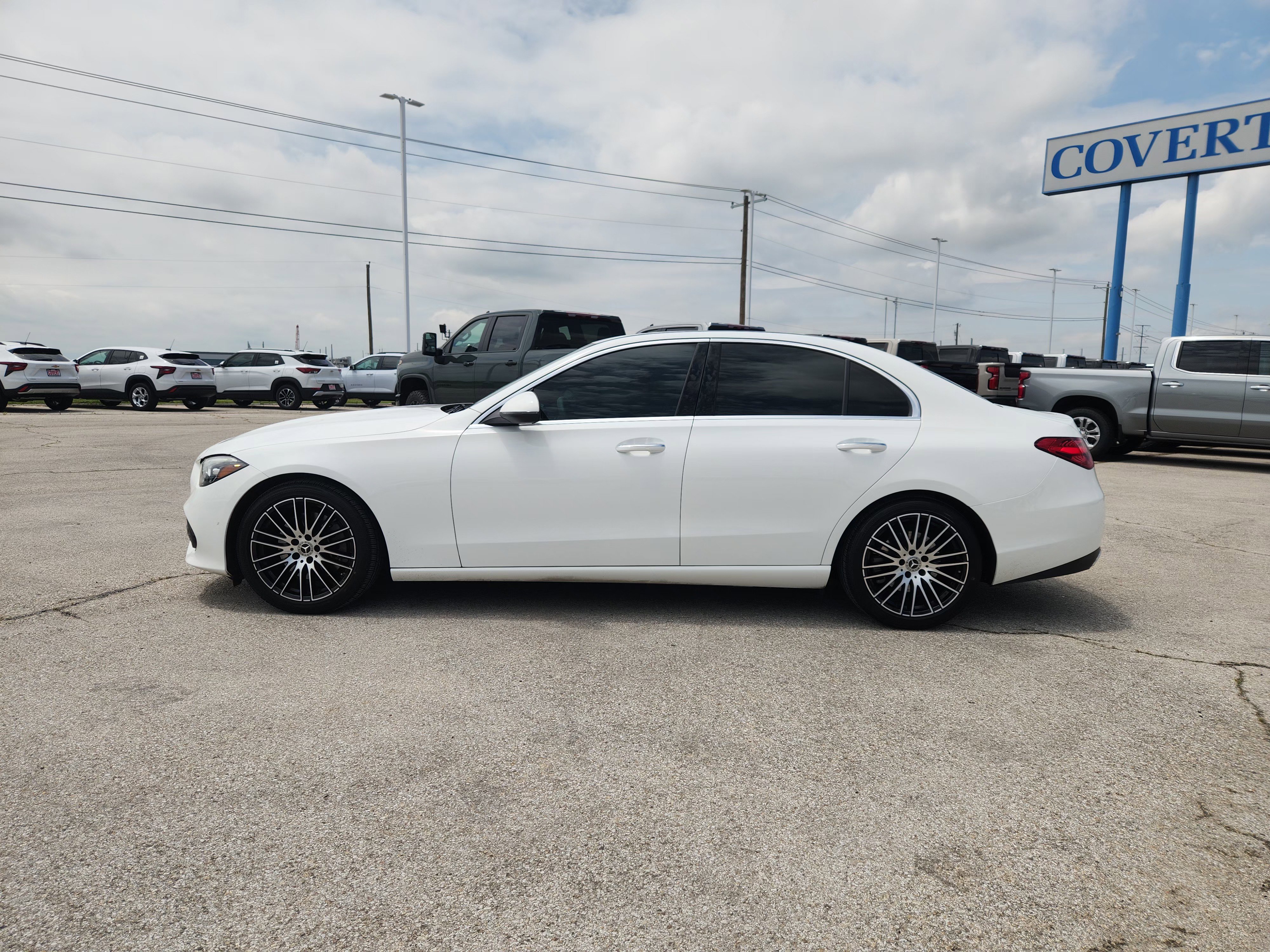 Used 2023 Mercedes-Benz C 300 4MATIC Sedan image 4