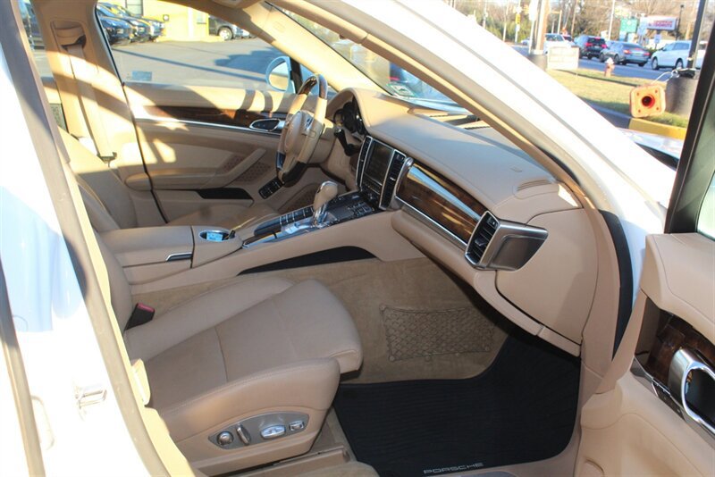 Used 2015 Porsche Panamera 4 AWD/4WD image 15