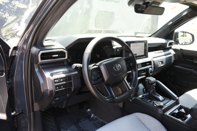 Certified 2025 Toyota Tacoma SR5 AWD/4WD image 14