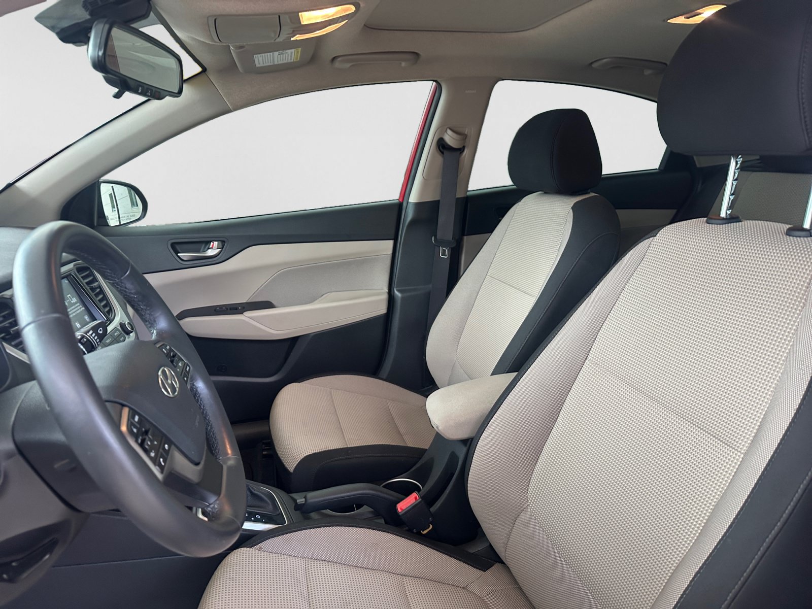 Used 2022 Hyundai Accent Limited FWD image 10