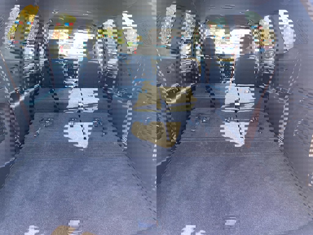 Used 2025 GMC Acadia Elevation image 14