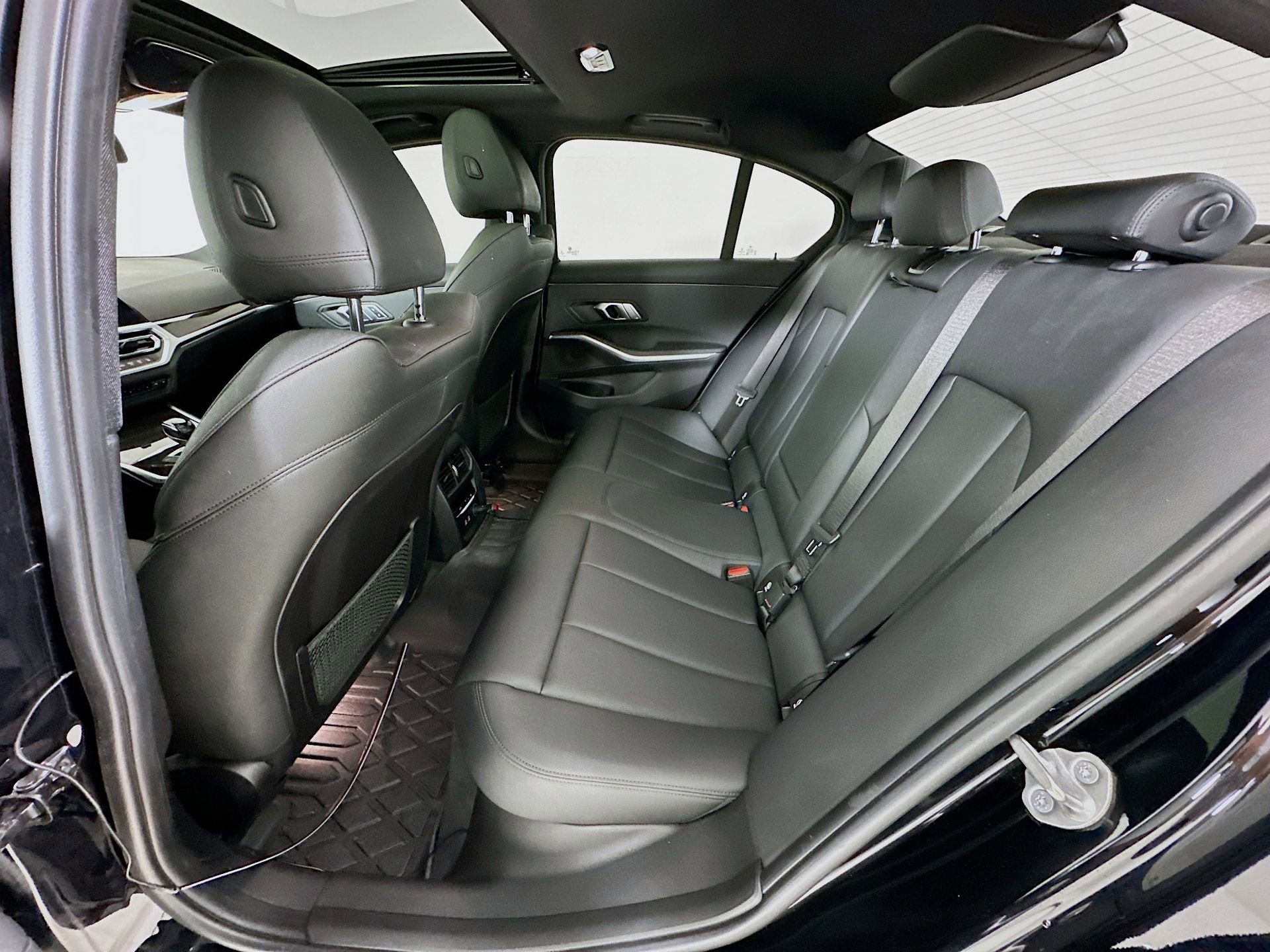 Used 2020 BMW 330i xDrive Sedan AWD/4WD image 26