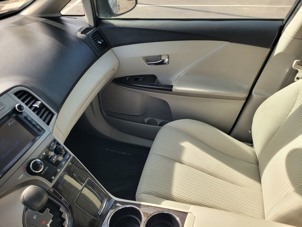 Used 2013 Toyota Venza LE image 11