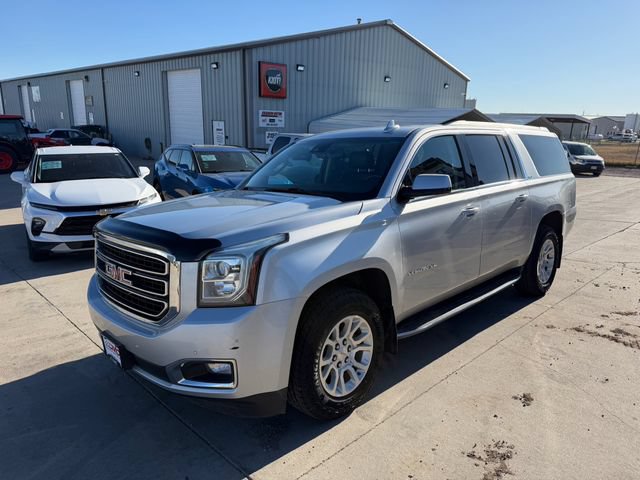 Used 2017 GMC Yukon XL SLT AWD/4WD image 1
