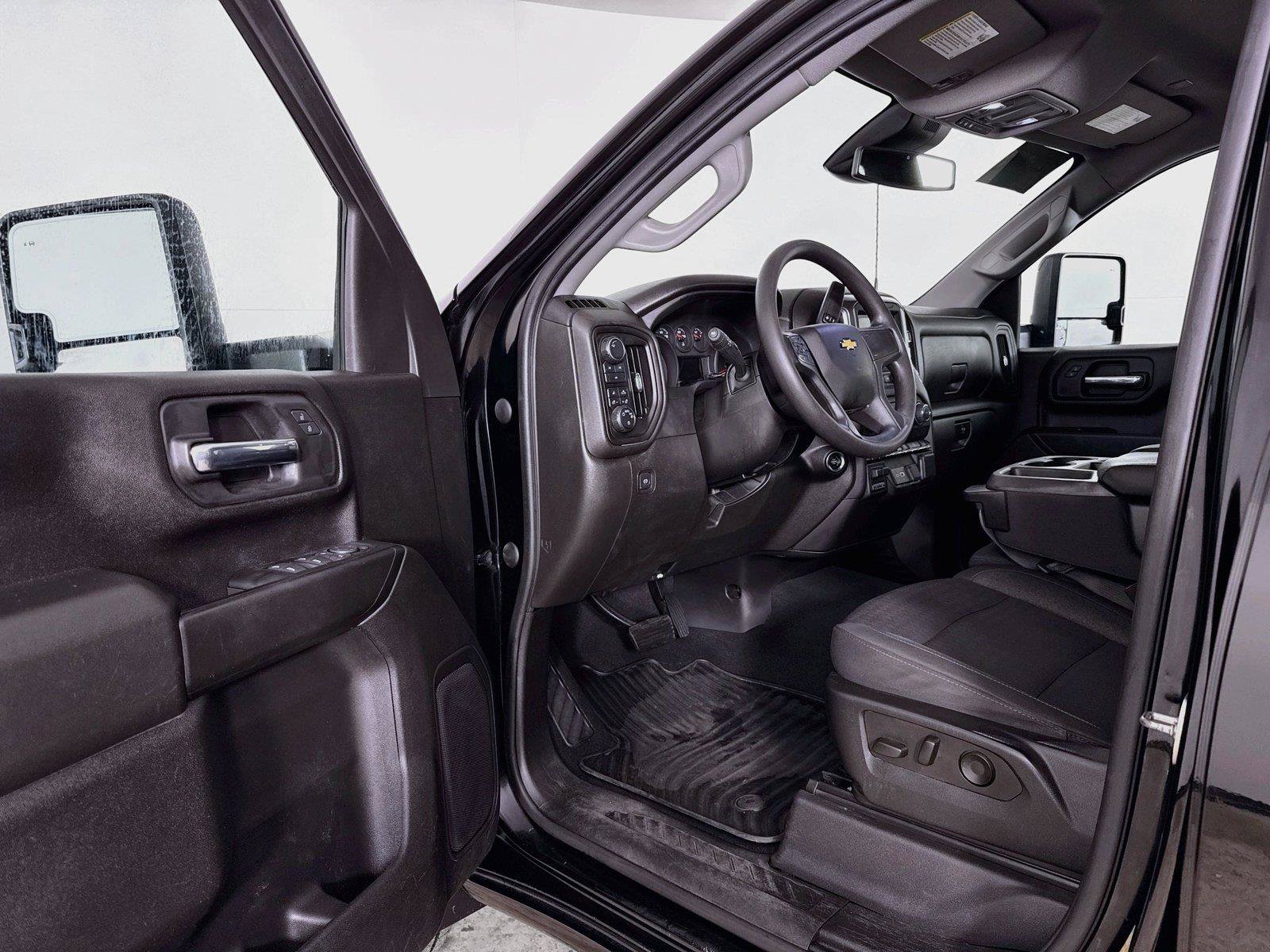 Used 2024 Chevrolet Silverado 2500 Custom w/ Custom Value Package AWD/4WD image 3