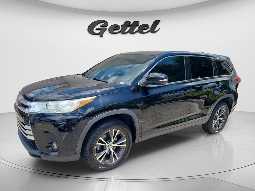 Used 2019 Toyota Highlander Plus FWD image 1