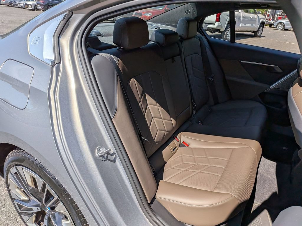 Used 2024 BMW 530i xDrive w/ Premium Package AWD/4WD image 25