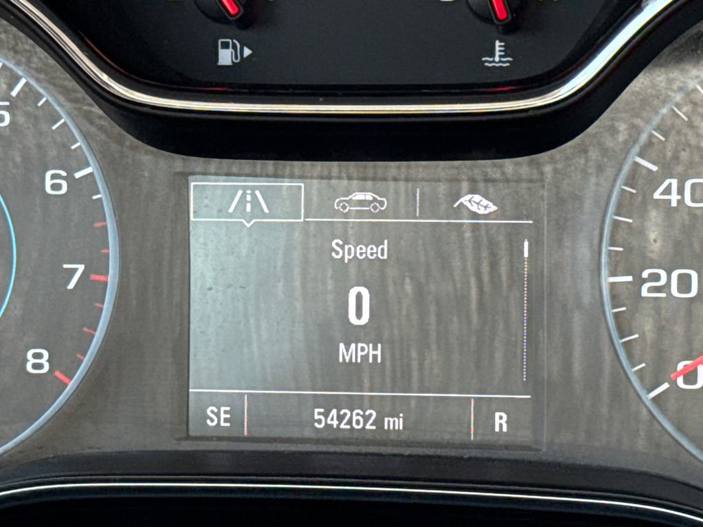 Used 2017 Chevrolet Cruze LT FWD image 30