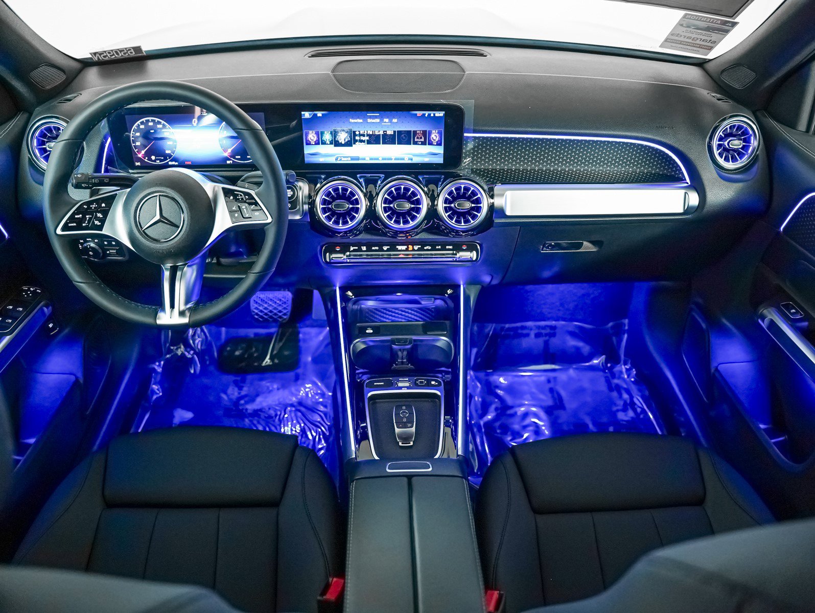 New 2025 Mercedes-Benz GLB 250 4MATIC image 12