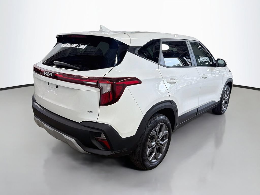 Used 2024 Kia Seltos LX AWD/4WD image 9