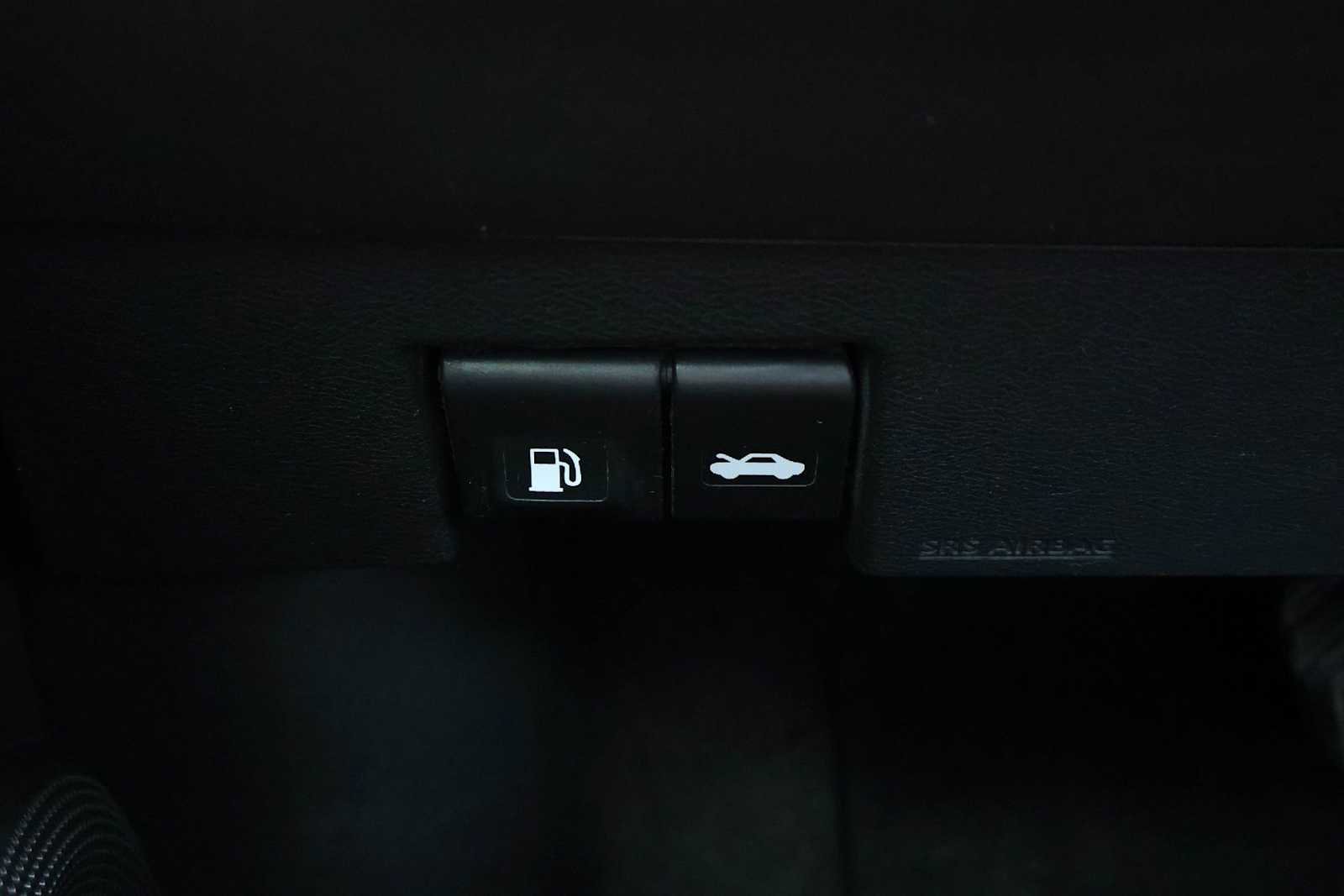 Used 2020 Nissan Kicks SR w/ SR Premium Package FWD image 28
