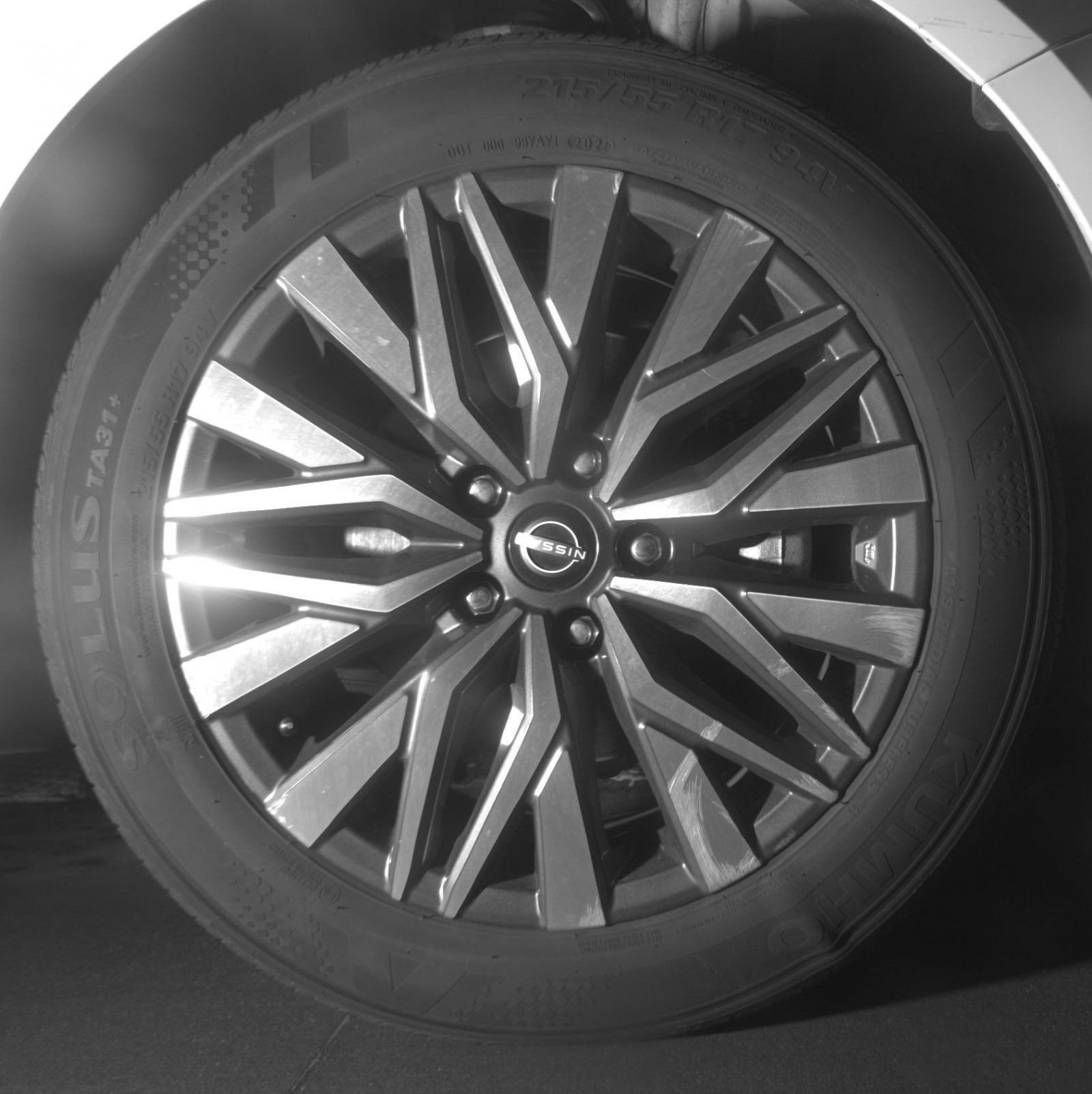 Used 2025 Nissan Altima 2.5 SV FWD image 16
