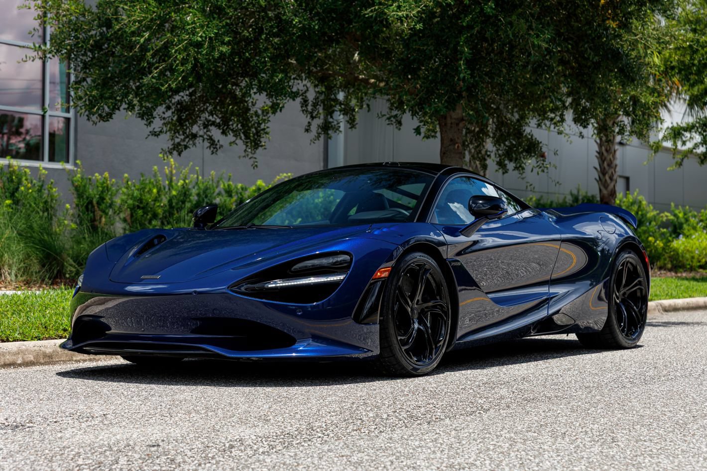 Used 2025 McLaren 750S RWD image 24