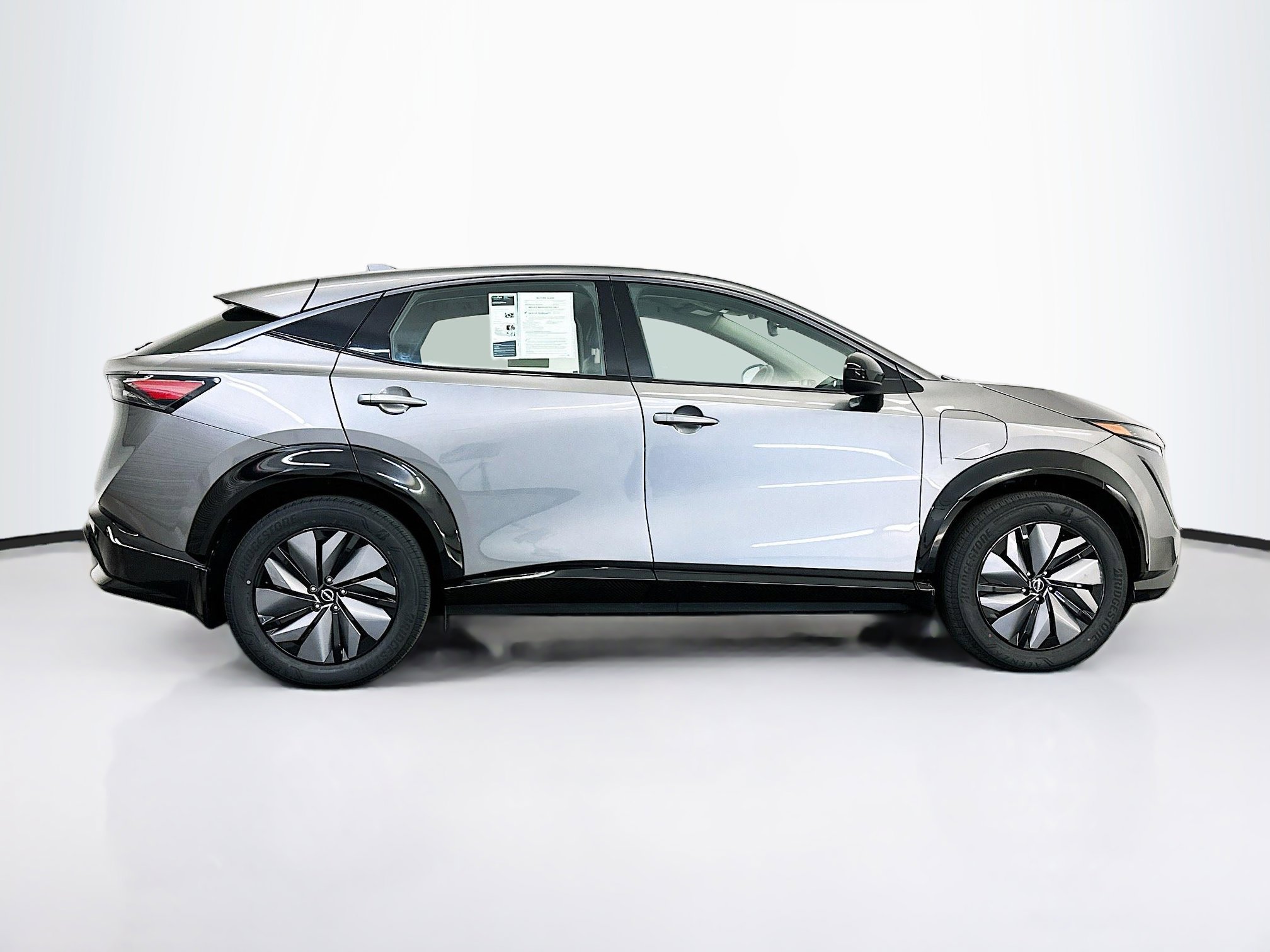 Used 2024 Nissan Ariya AWD image 10