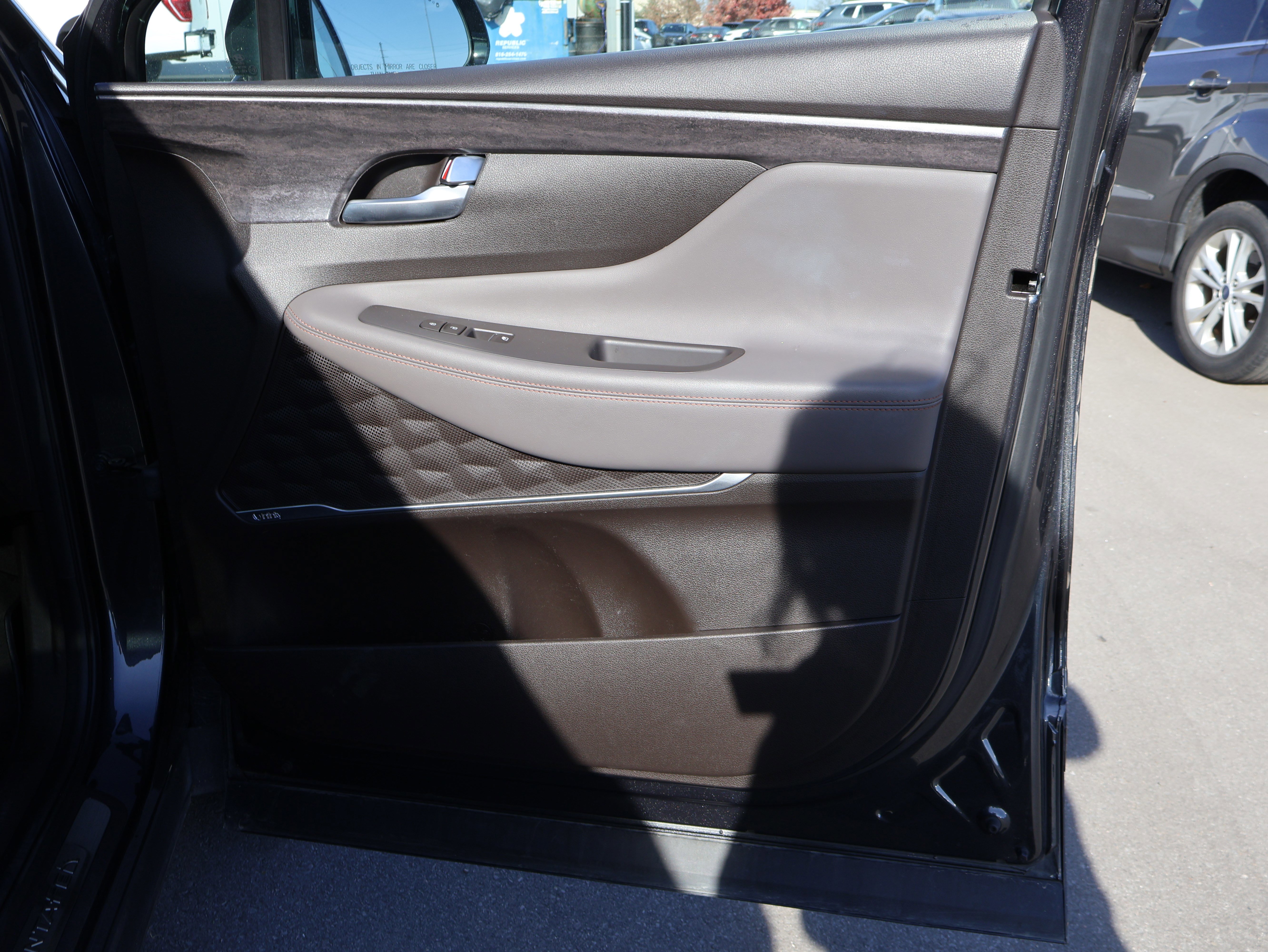 Used 2020 Hyundai Santa Fe Limited image 8