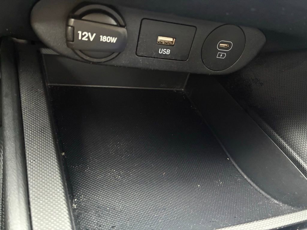 Used 2024 Hyundai Elantra SE image 29