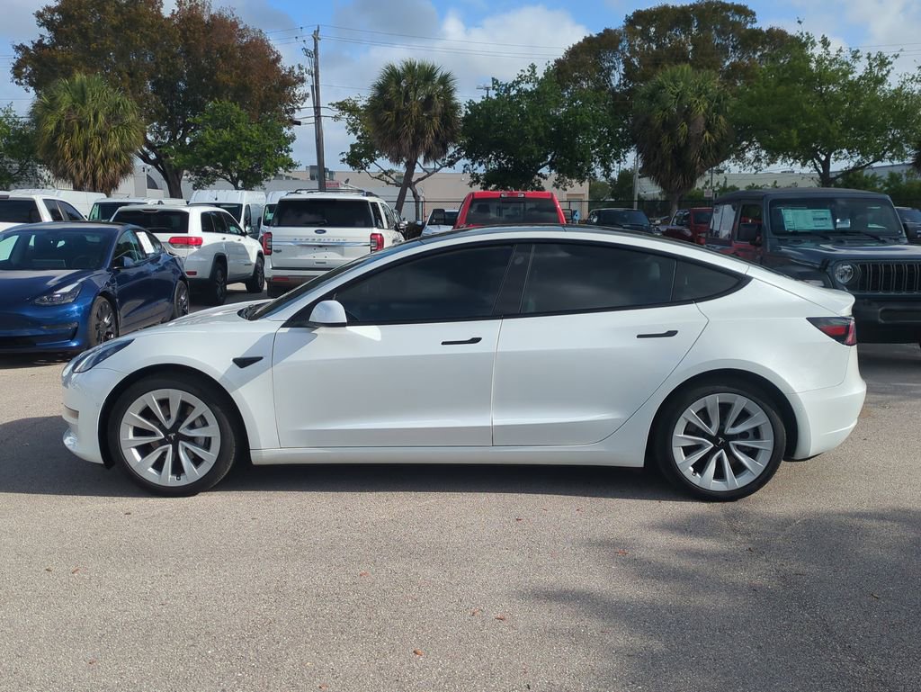 Used 2021 Tesla Model 3 Standard Range Plus image 9