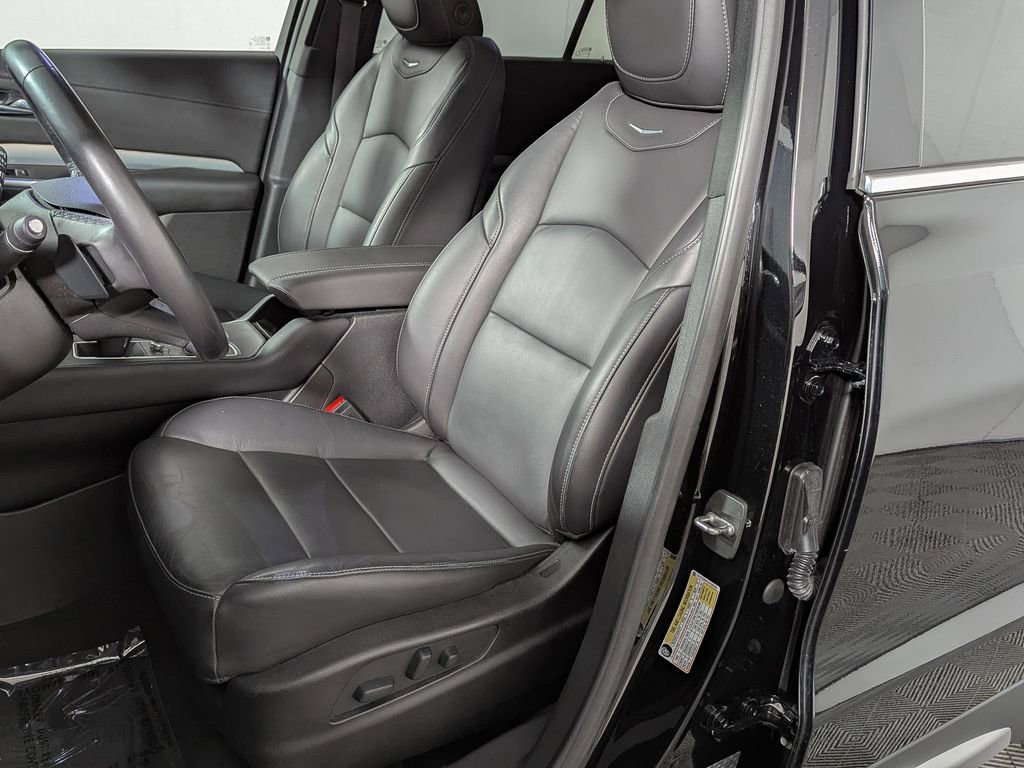 Used 2019 Cadillac XT4 Premium Luxury w/ Cold Weather Package image 16