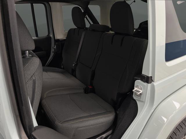 Used 2024 Jeep Wrangler Unlimited Sahara image 27