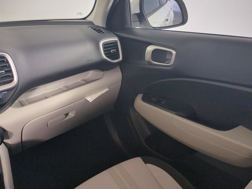 Used 2023 Hyundai Venue SEL FWD image 18