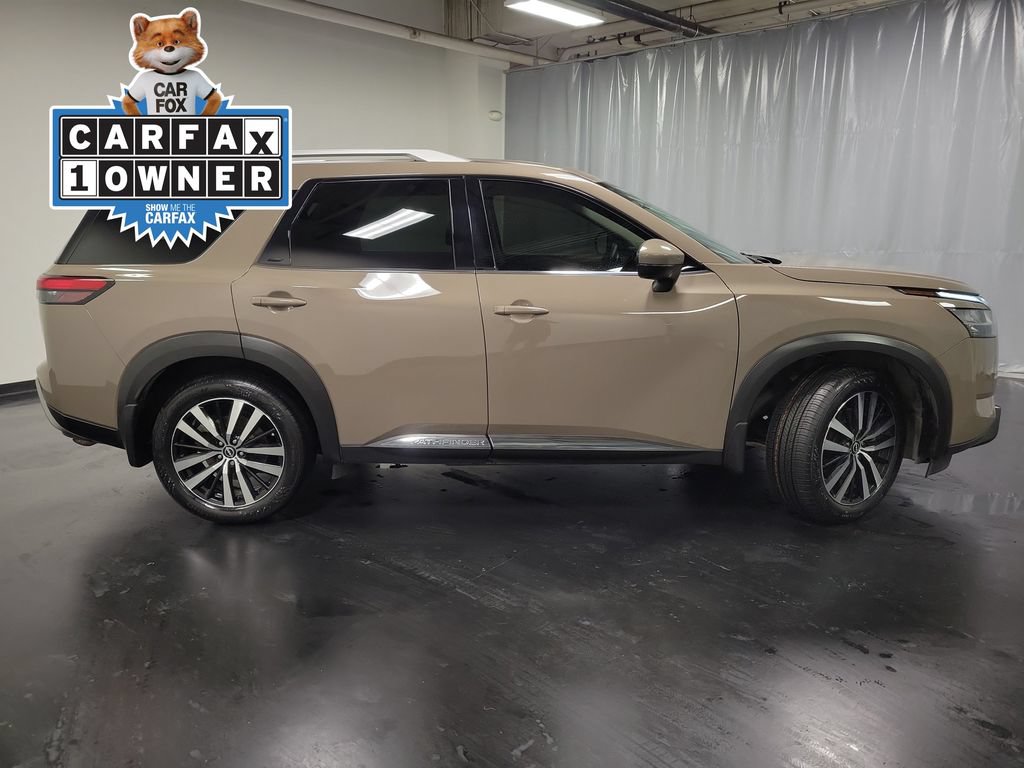 Used 2024 Nissan Pathfinder Platinum AWD/4WD image 9