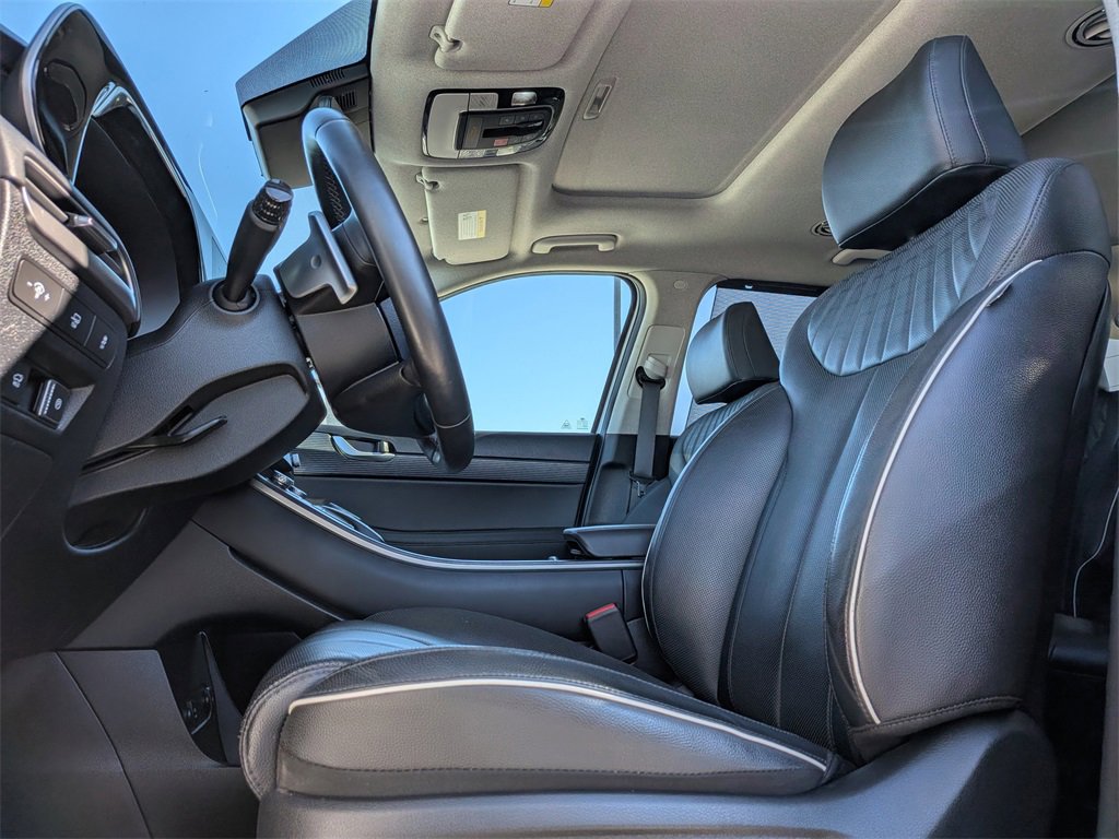 Used 2023 Hyundai Palisade Limited w/ Cargo Package image 12