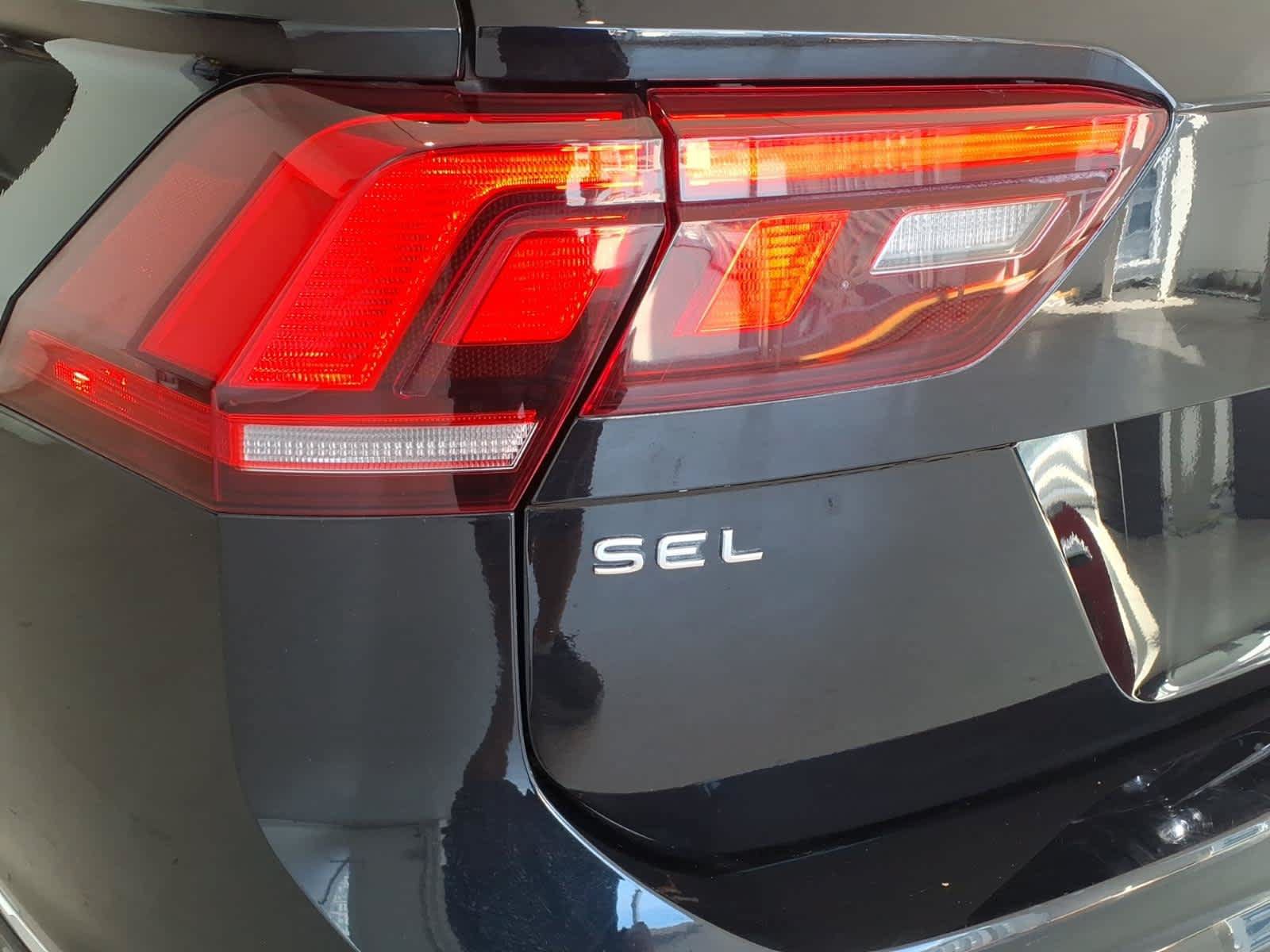 Certified 2022 Volkswagen Tiguan SEL R-Line AWD/4WD image 7