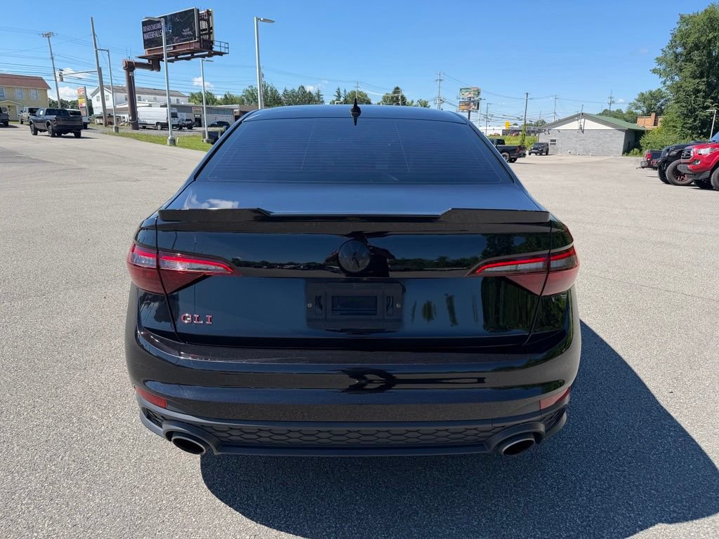 Used 2022 Volkswagen Jetta GLI Autobahn FWD image 4