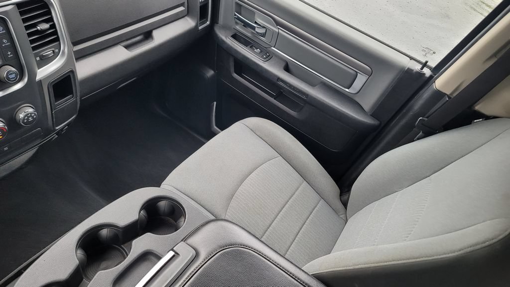 Used 2021 RAM 1500 Classic SLT AWD/4WD image 23