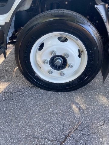 Used 2024 Isuzu NPR image 29