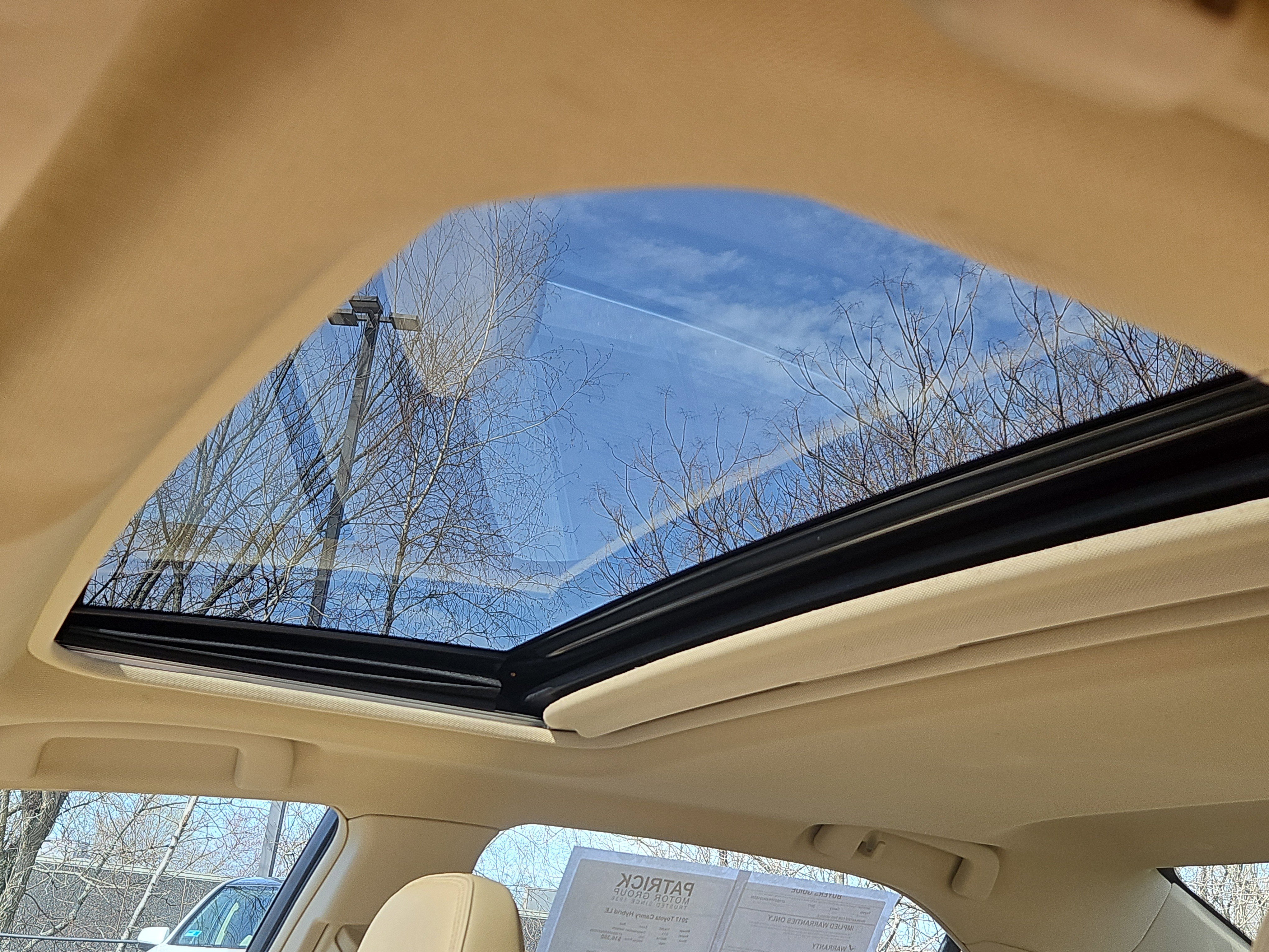 Used 2017 Toyota Camry XLE w/ Moonroof Package FWD image 9