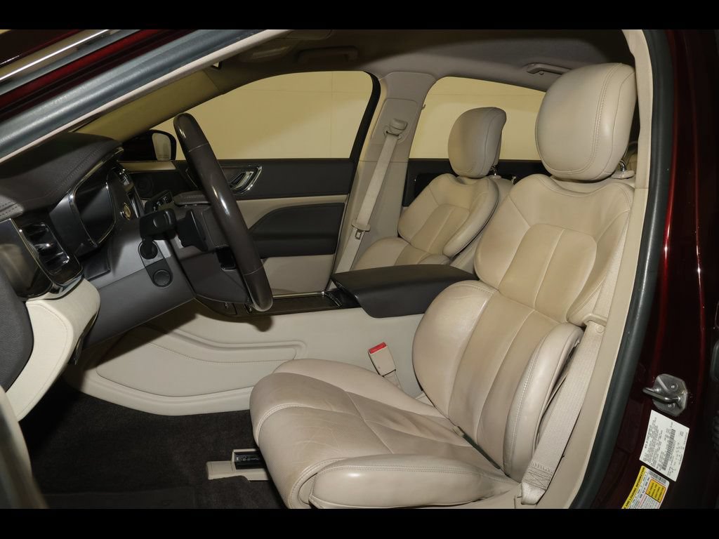 Used 2017 Lincoln Continental Select w/ Technology Package FWD image 18