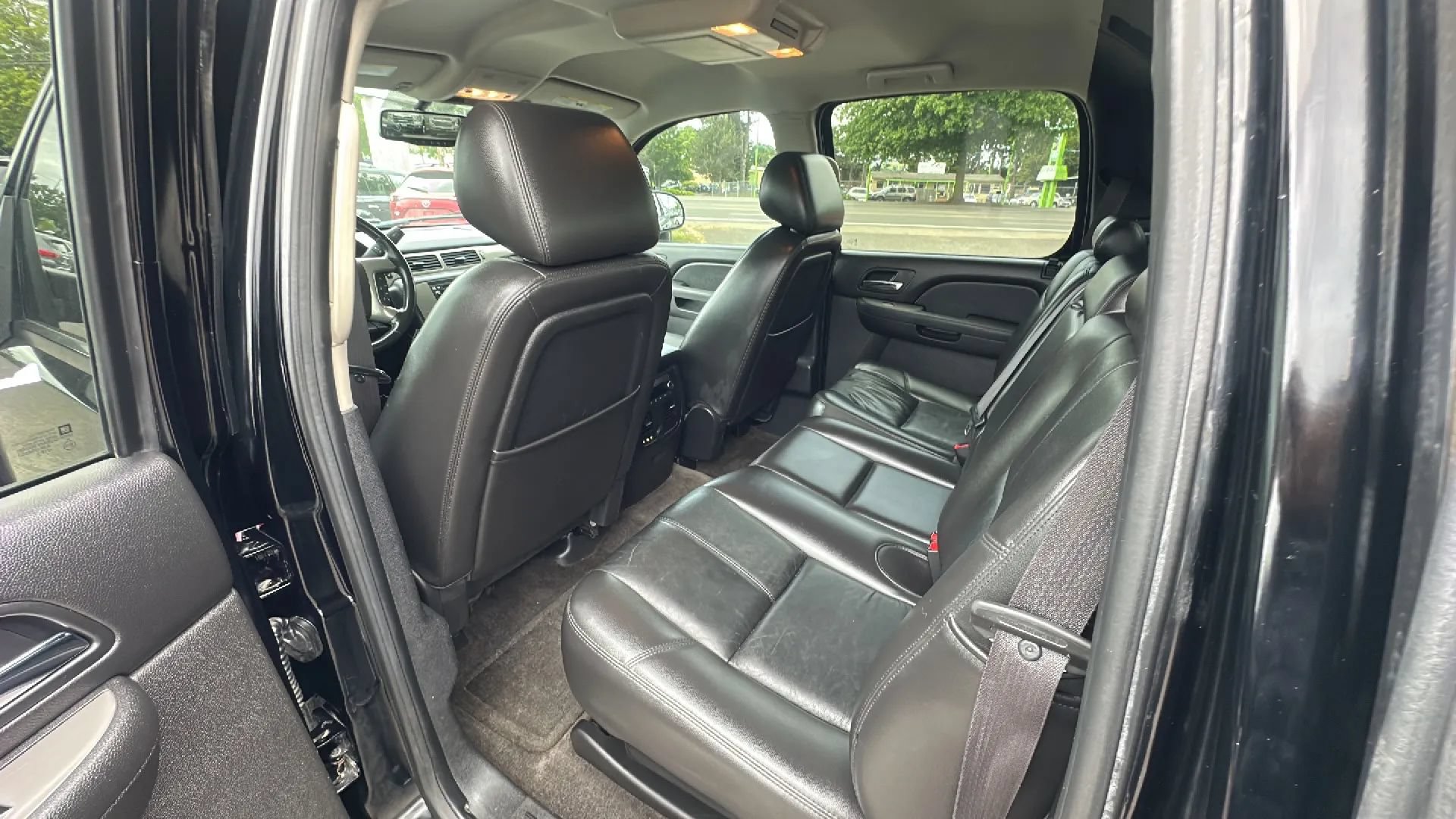 Used 2011 Chevrolet Avalanche LT w/ Luxury Package AWD/4WD image 10