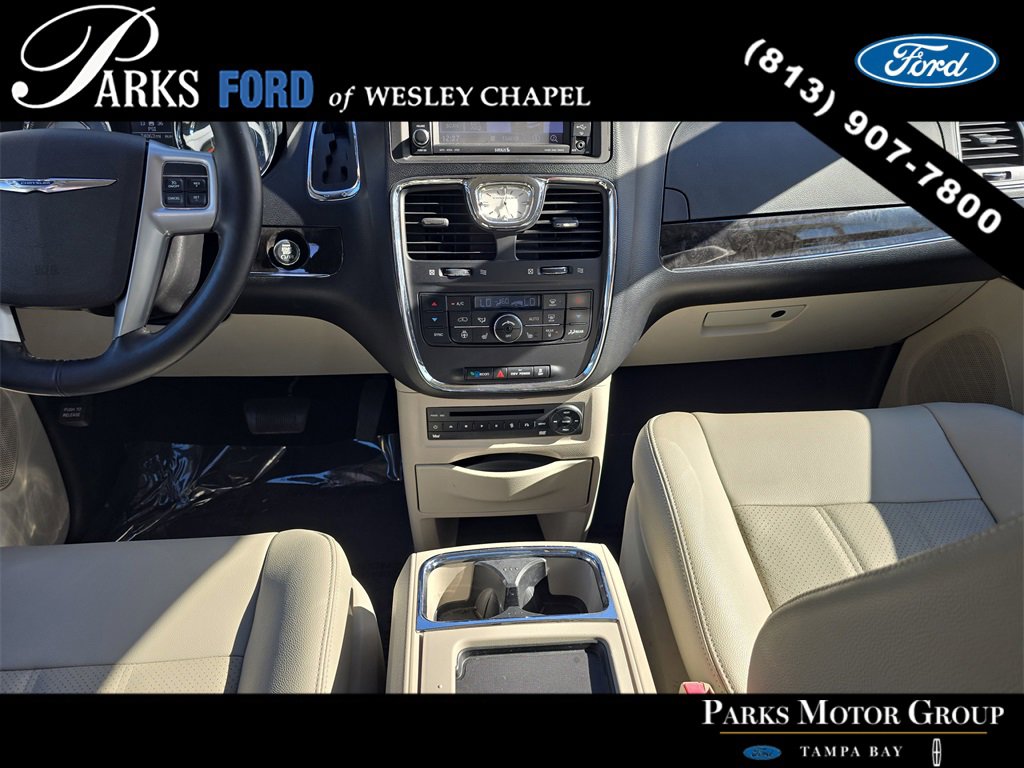Used 2012 Chrysler Town & Country Touring-L w/ Premium Group image 12