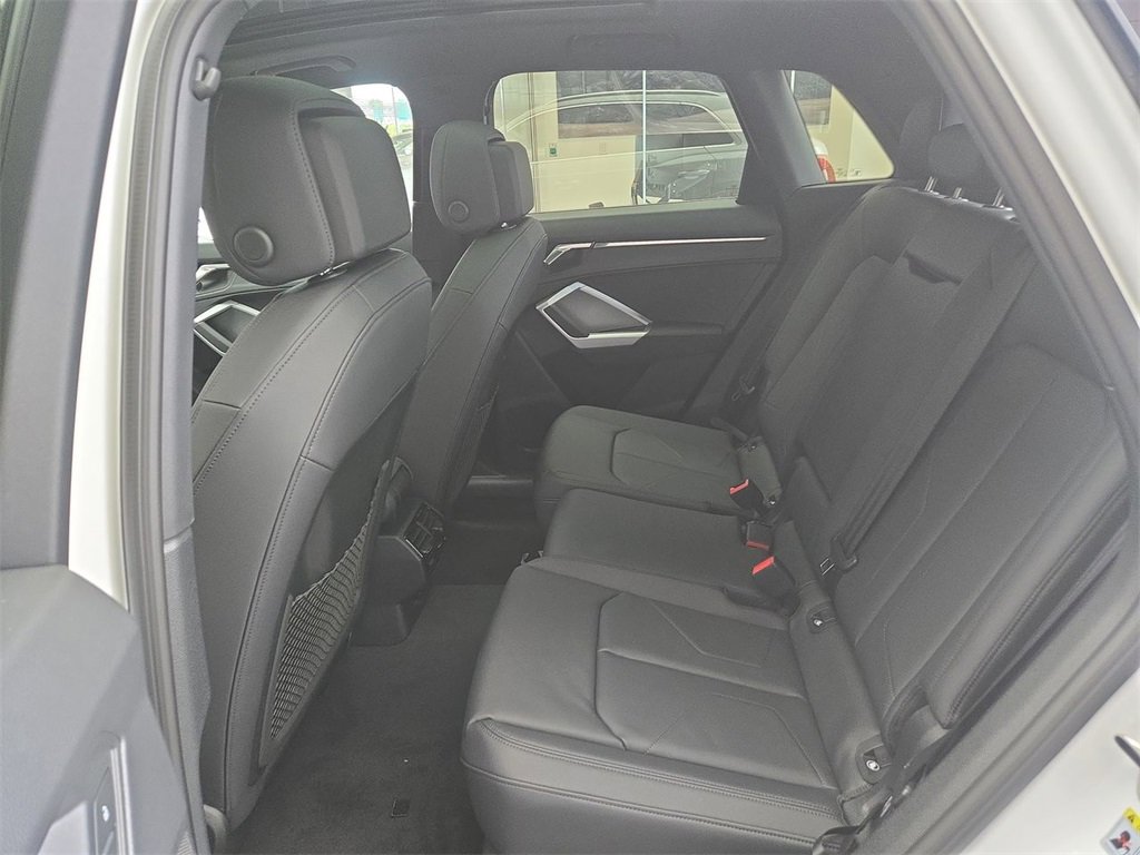 New 2025 Audi Q3 2.0T Premium image 21