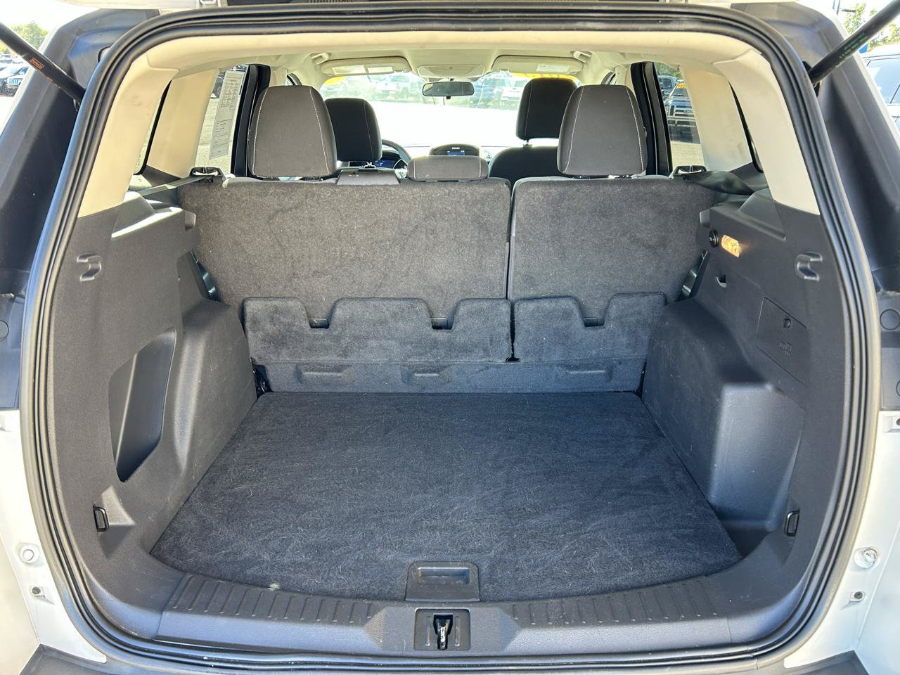 Used 2015 Ford Escape SE w/ Cargo Utility Package FWD image 17