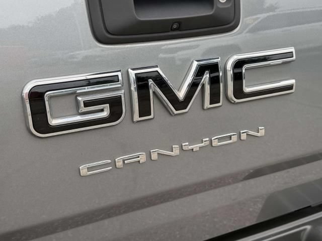 Certified 2022 GMC Canyon Elevation w/ Elevation Premium Package AWD/4WD image 5