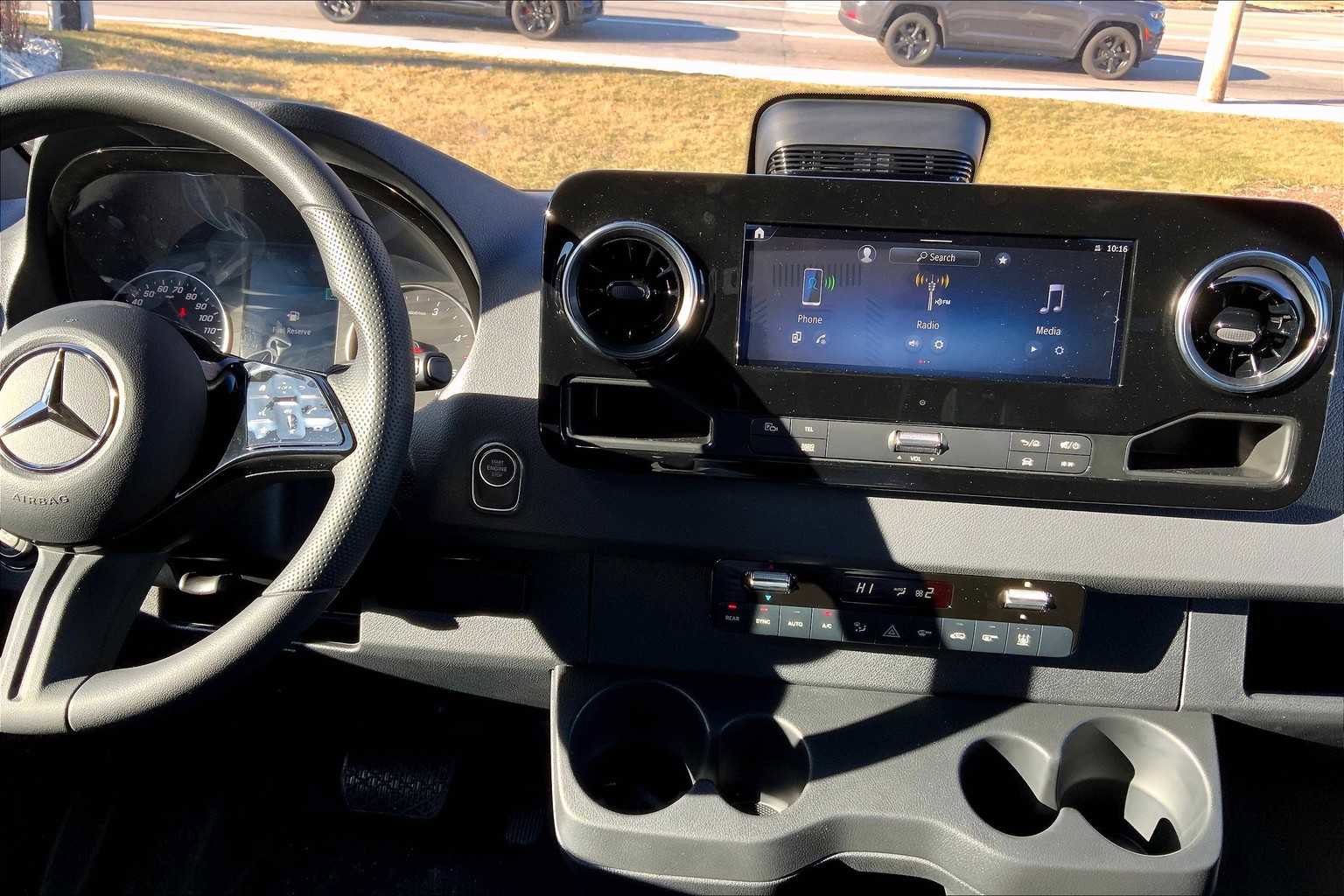 New 2025 Mercedes-Benz Sprinter 2500 image 9