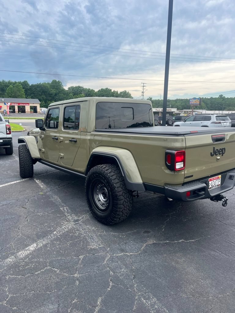 Used 2025 Jeep Gladiator Sport AWD/4WD image 4