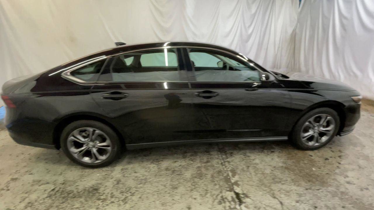 Used 2023 Honda Accord EX image 9