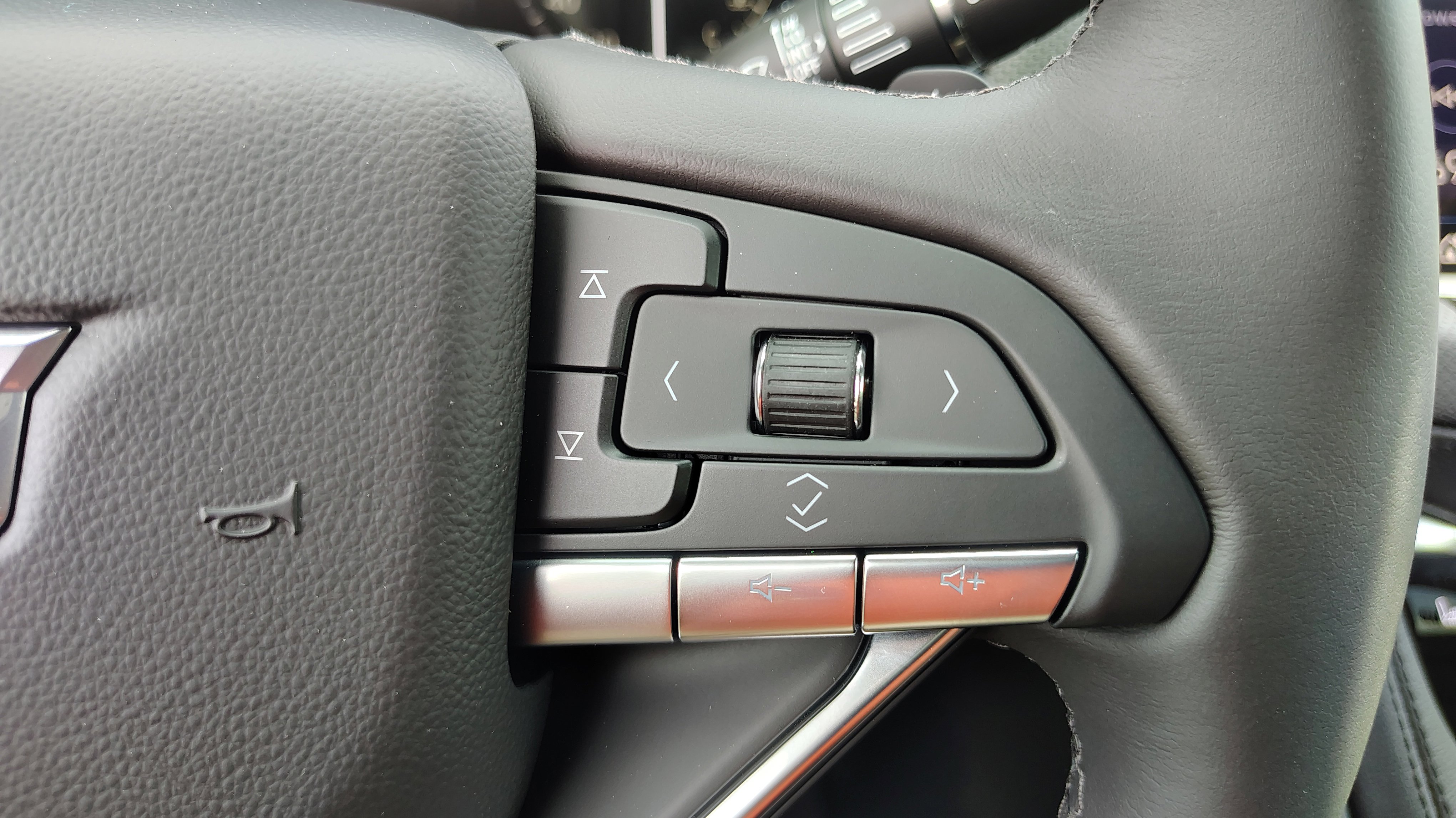 New 2025 Cadillac XT6 Luxury w/ LPO, Premium Carpet Package image 21