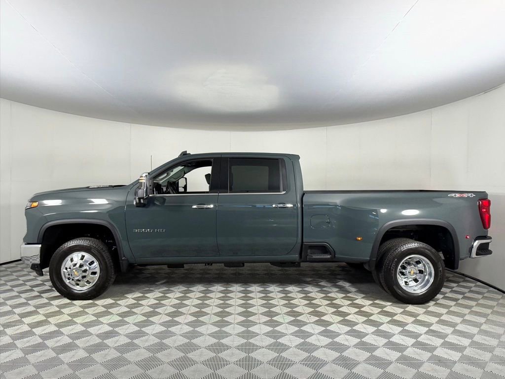 Used 2026 Chevrolet Silverado 3500 LTZ w/ LTZ Plus Package AWD/4WD image 7
