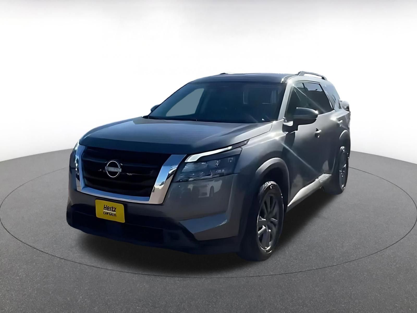 Used 2025 Nissan Pathfinder SV image 7