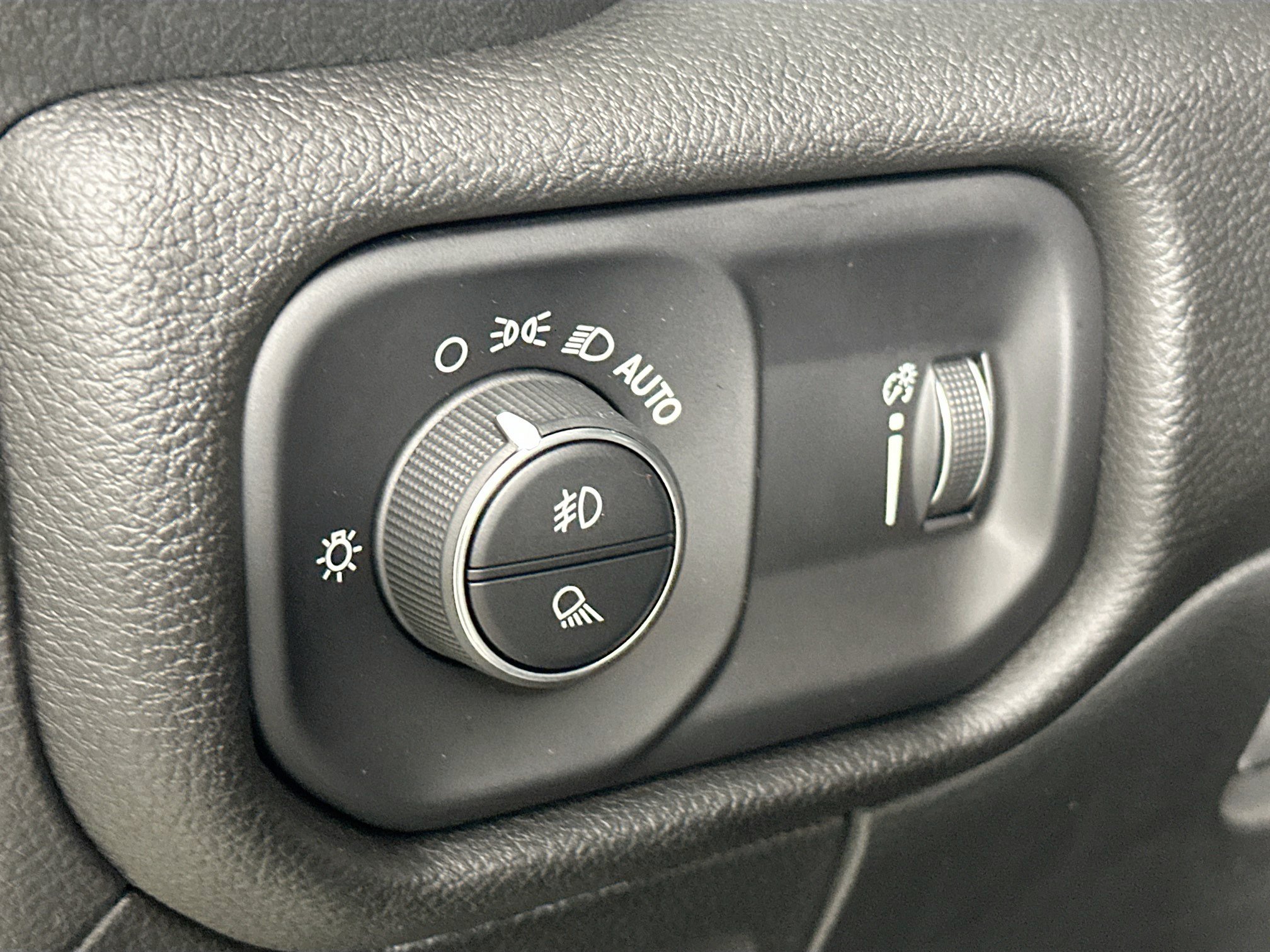 Used 2023 RAM 1500 Big Horn AWD/4WD image 10