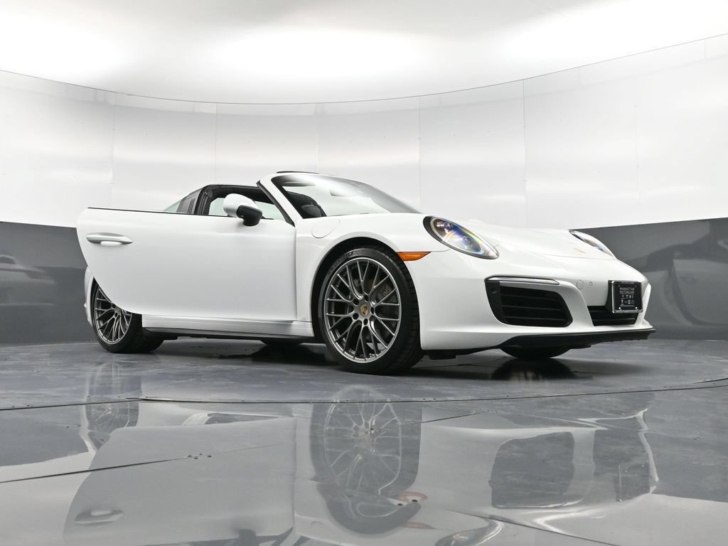 Certified 2019 Porsche 911 Targa 4 AWD/4WD image 37
