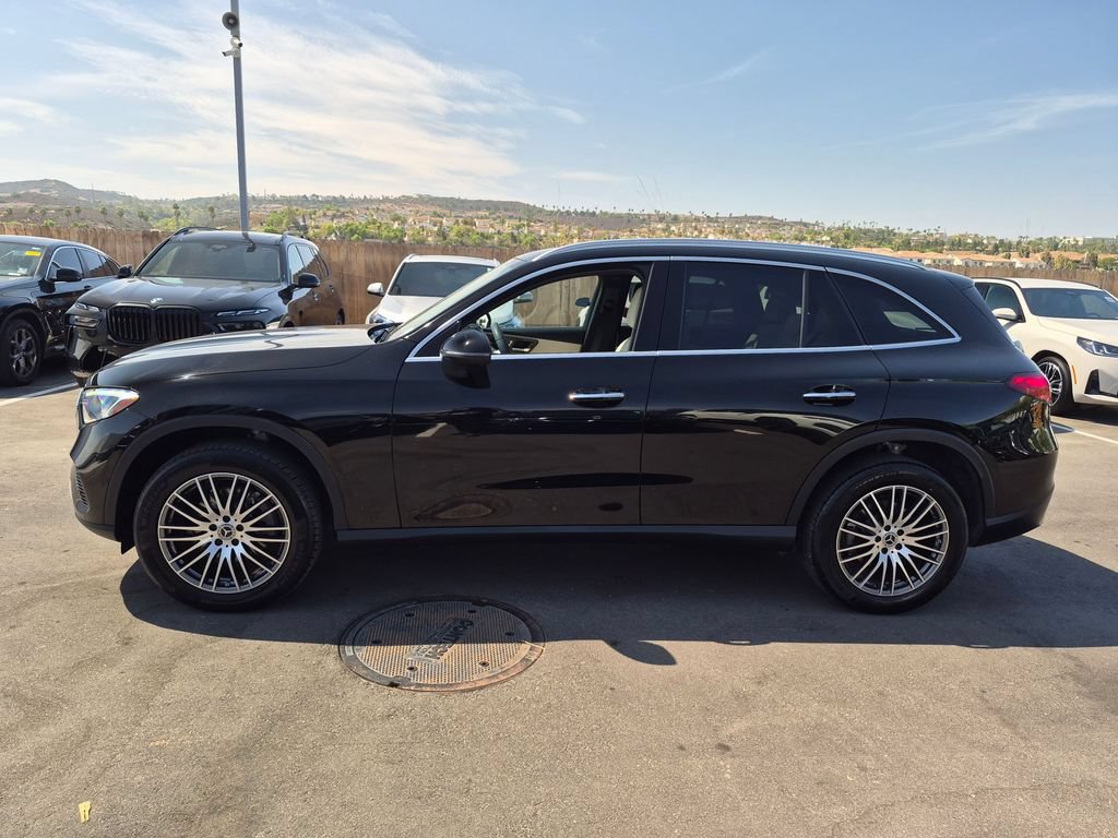 Used 2024 Mercedes-Benz GLC 300 4MATIC image 5
