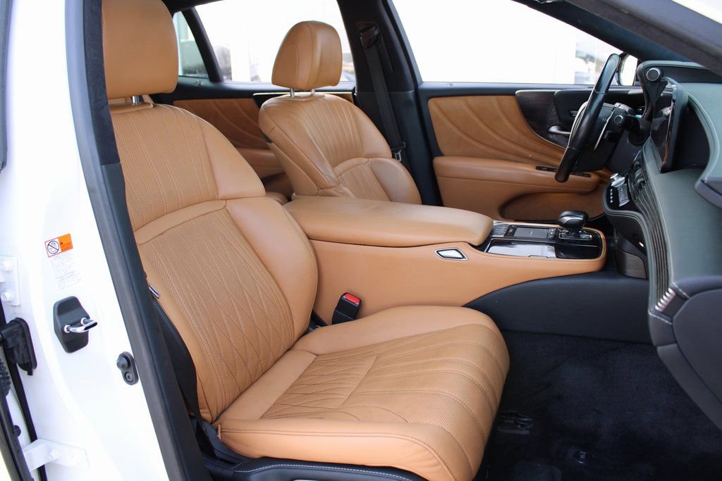 Used 2021 Lexus LS 500h image 28