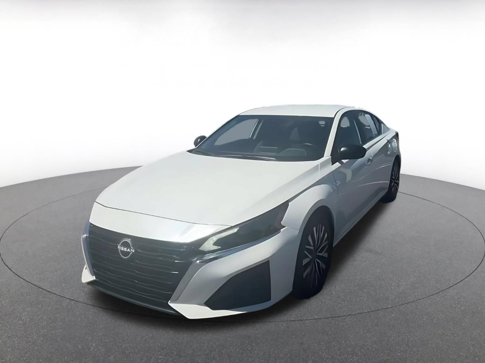 Used 2025 Nissan Altima 2.5 SV FWD image 7